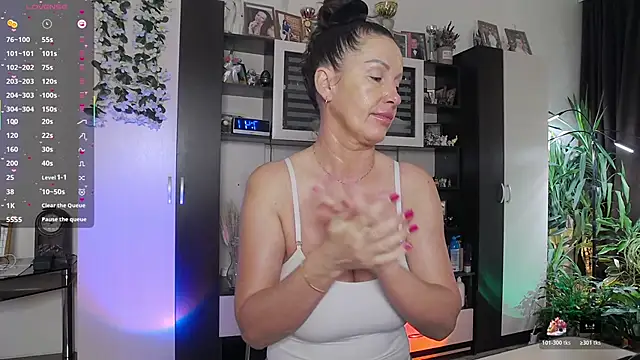 SheilaRyan online show from March 13, 4:41 am