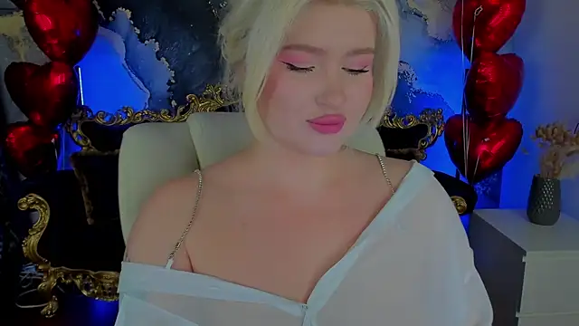 Snapshot of CocoSecretss chatting on February 17, 7:37 am CocoSecretss online show from February 17, 7:37 am