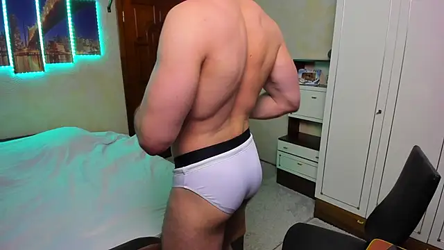 Snapshot of Alex_Brown_ chatting on June 19, 9:51 pm Alex Brown online show from June 19, 9:51 pm