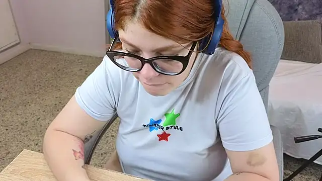 Snapshot of lucie_nicolls chatting on January 14, 8:26 pm lucie nicolls online show from January 14, 8:26 pm