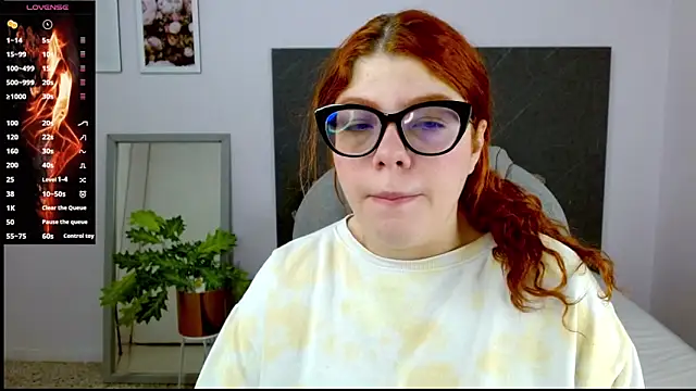 Snapshot of lucie_nicolls chatting on January 20, 7:57 pm lucie nicolls online show from January 20, 7:57 pm