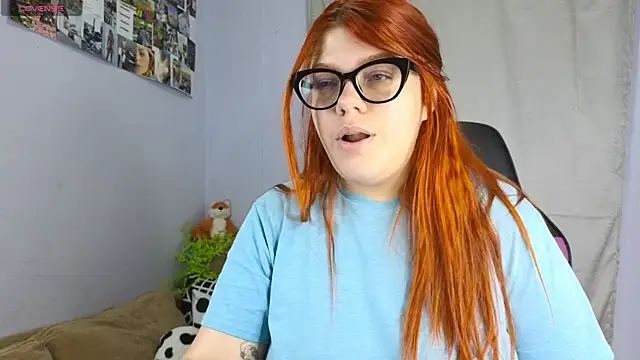 Snapshot of lucie_nicolls chatting on February 21, 6:59 pm lucie nicolls online show from February 21, 6:59 pm