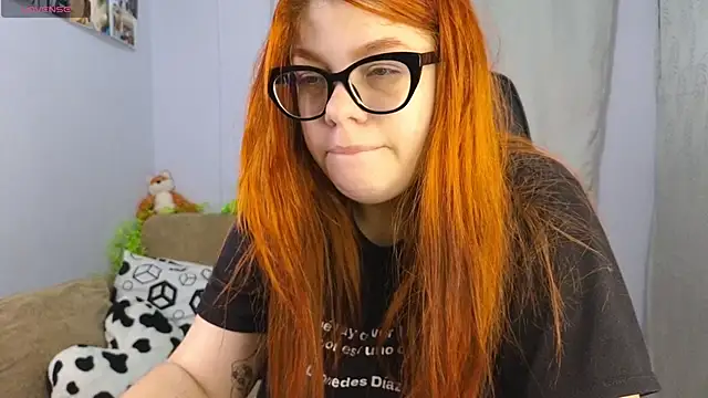 Snapshot of lucie_nicolls chatting on February 24, 7:41 pm lucie nicolls online show from February 24, 7:41 pm