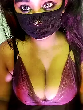 Snapshot of loveli_diya chatting on January 2, 2:33 am loveli diya online show from January 2, 2:33 am