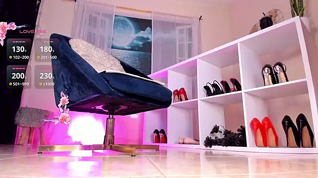 Itzeldreams online show from December 2, 1:39 pm