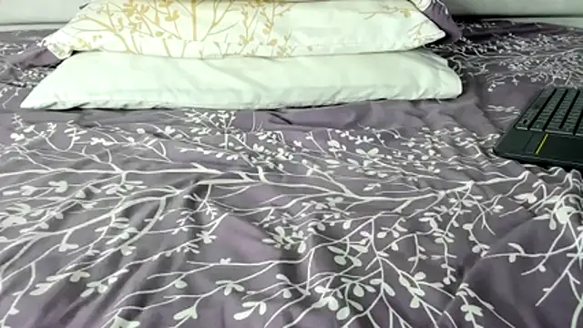 Snapshot of maybelline69 chatting on November 17, 7:30 pm maybelline69 online show from November 17, 7:30 pm