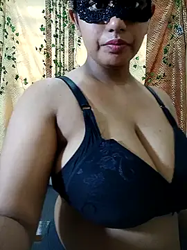 Snapshot of OneDisplay chatting on December 8, 9:24 am OneDisplay online show from December 8, 9:24 am