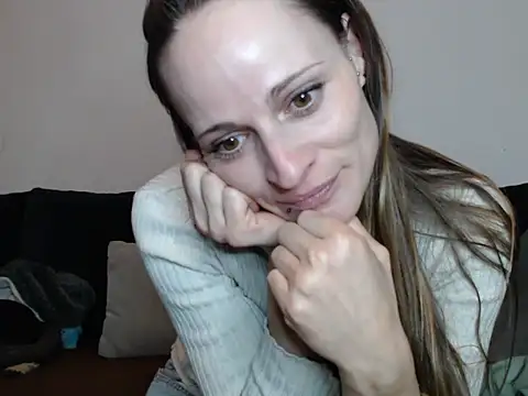 Snapshot of naikah714 chatting on February 3, 5:24 pm naikah714 online show from February 3, 5:24 pm