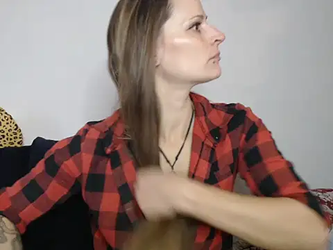 Snapshot of naikah714 chatting on November 18, 4:00 pm naikah714 online show from November 18, 4:00 pm