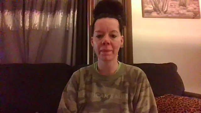 SidneyRaee online show from December 4, 1:36 am