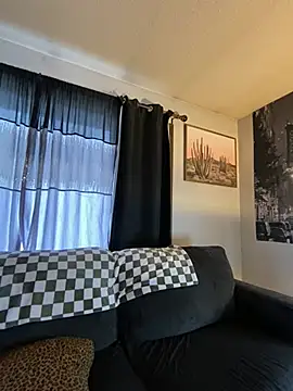 SidneyRaee online show from December 20, 7:50 pm