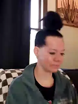 SidneyRaee online show from January 6, 4:44 pm