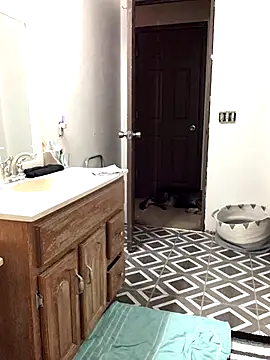 SidneyRaee online show from October 1, 2:56 pm