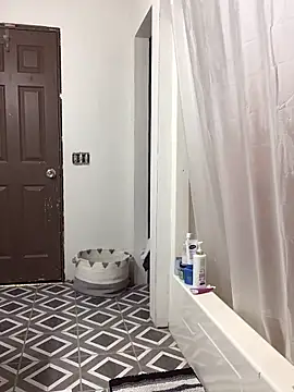 SidneyRaee online show from October 18, 12:17 pm