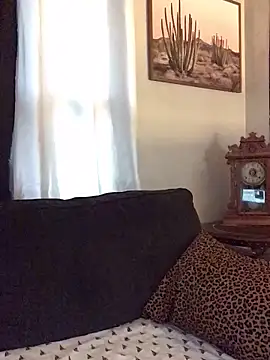 SidneyRaee online show from March 14, 6:57 pm