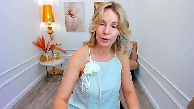 Snapshot of Sinty_Devis chatting on June 9, 4:24 am Sinty Devis online show from June 9, 4:24 am