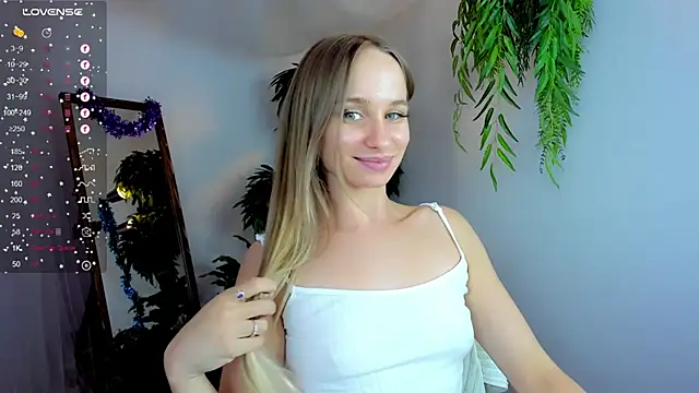 Snapshot of Mad1en chatting on December 23, 5:28 am Mad1en online show from December 23, 5:28 am