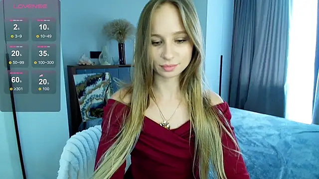 Snapshot of Mad1en chatting on March 21, 7:33 am Mad1en online show from March 21, 7:33 am