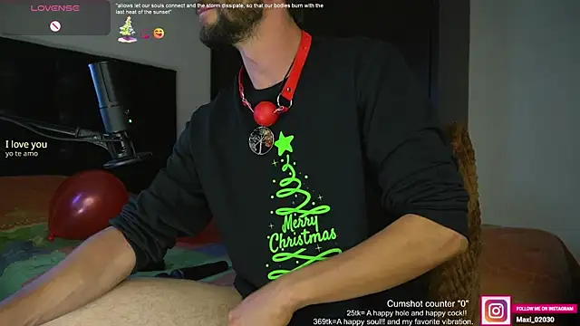 Snapshot of just_maxii chatting on December 5, 11:51 pm just maxii online show from December 5, 11:51 pm