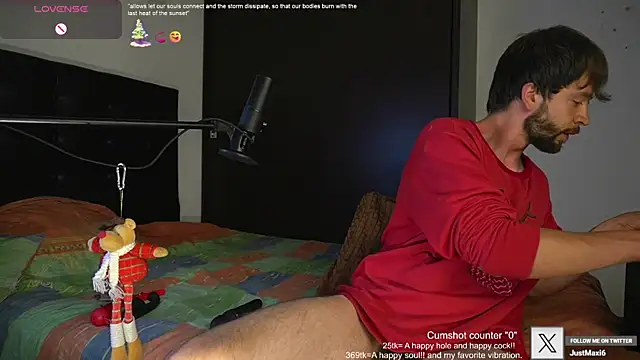 Snapshot of just_maxii chatting on December 19, 10:53 pm just maxii online show from December 19, 10:53 pm