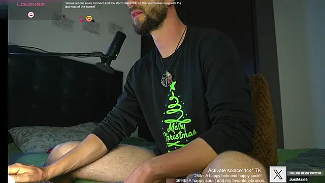 Snapshot of just_maxii chatting on March 20, 11:12 pm just maxii online show from March 20, 11:12 pm