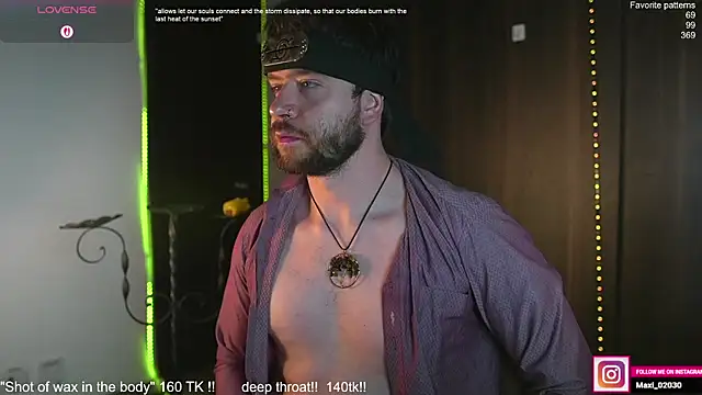 Snapshot of just_maxii chatting on November 13, 12:20 am just maxii online show from November 13, 12:20 am