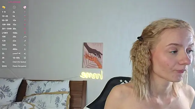 Snapshot of IdaValenti chatting on October 24, 11:12 pm IdaValenti online show from October 24, 11:12 pm