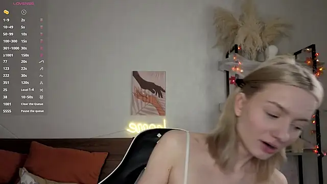 Snapshot of IdaValenti chatting on November 13, 11:03 pm IdaValenti online show from November 13, 11:03 pm