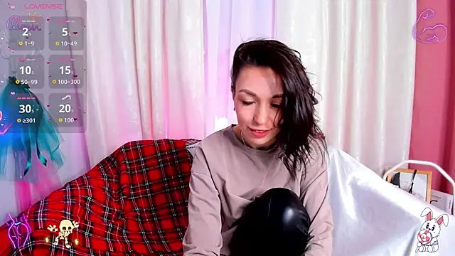 Snapshot of jessica_tiny chatting on May 13, 1:25 am jessica tiny online show from May 13, 1:25 am