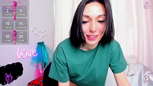 Snapshot of jessica_tiny chatting on June 8, 1:28 am jessica tiny online show from June 8, 1:28 am