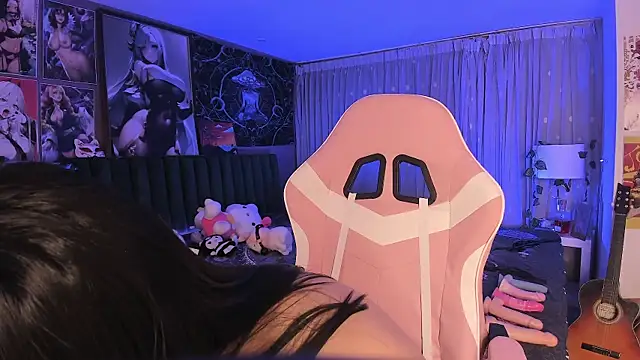 Snapshot of LanaKyutt chatting on January 29, 1:48 am LanaKyutt online show from January 29, 1:48 am