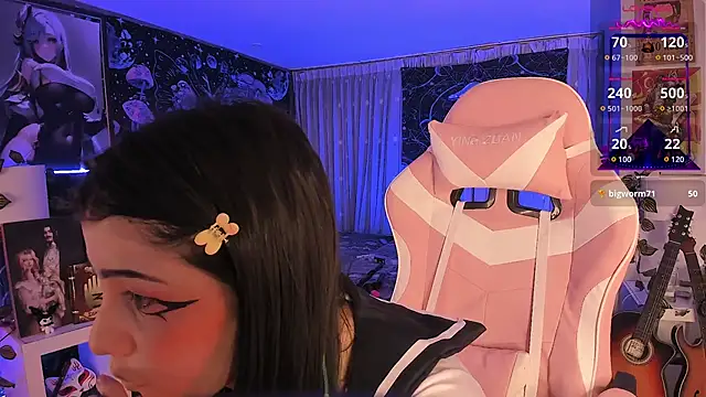 Snapshot of LanaKyutt chatting on March 1, 9:40 am LanaKyutt online show from March 1, 9:40 am