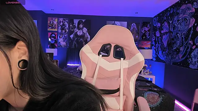 Snapshot of LanaKyutt chatting on September 24, 10:13 pm LanaKyutt online show from September 24, 10:13 pm