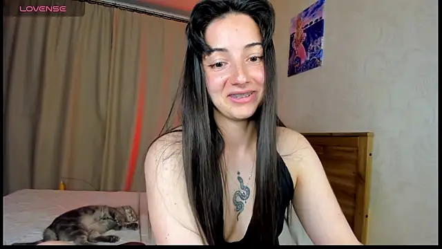 Snapshot of AishaGold chatting on June 19, 10:24 pm AishaGold online show from June 19, 10:24 pm