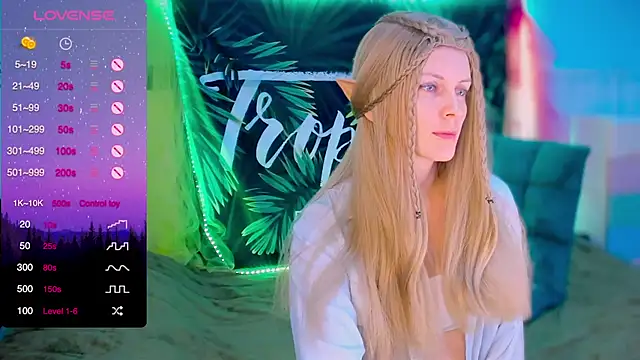 Snapshot of Flash_Summer chatting on December 12, 3:21 am Flash Summer online show from December 12, 3:21 am