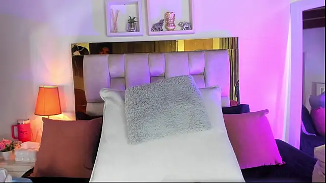 emmy r online show from November 19, 1:00 pm