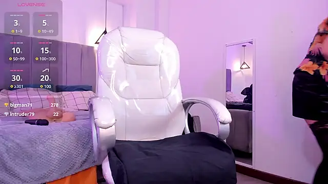 Snapshot of lady_nylon_ chatting on February 10, 6:24 pm lady nylon online show from February 10, 6:24 pm