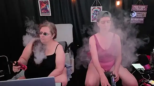 Sexy Mama-69 online show from November 4, 10:20 pm