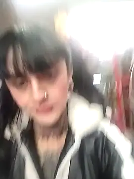 Snapshot of emma_onassis_17 chatting on January 29, 3:54 am emma onassis 17 online show from January 29, 3:54 am