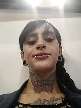 Snapshot of emma_onassis_17 chatting on March 7, 8:44 pm emma onassis 17 online show from March 7, 8:44 pm