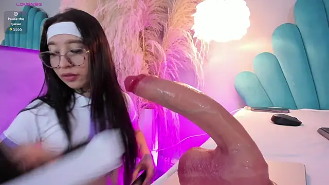 Snapshot of EriKlein chatting on November 20, 10:53 pm EriKlein online show from November 20, 10:53 pm