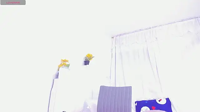 Snapshot of RoxannaBlanche chatting on February 26, 4:24 pm RoxannaBlanche online show from February 26, 4:24 pm