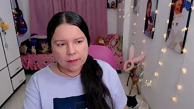claryssa  online show from April 26, 6:11 am