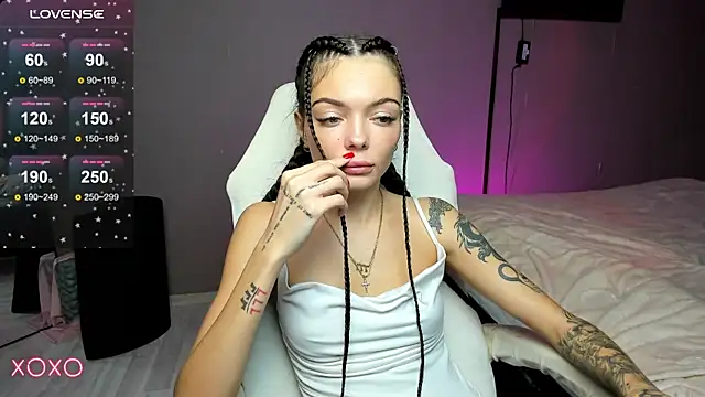 Snapshot of Mariella_Adamss chatting on October 28, 11:14 am Mariella Adamss online show from October 28, 11:14 am