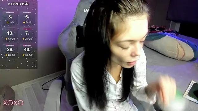 Snapshot of Mariella_Adamss chatting on November 29, 1:58 pm Mariella Adamss online show from November 29, 1:58 pm