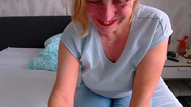 legalyblond online show from March 24, 9:25 am