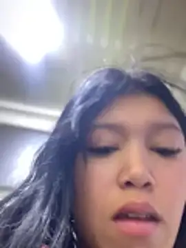 Snapshot of emily_rosse04 chatting on November 2, 12:51 pm emily rosse04 online show from November 2, 12:51 pm