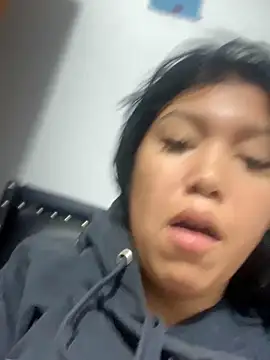 Snapshot of emily_rosse04 chatting on November 5, 11:10 am emily rosse04 online show from November 5, 11:10 am