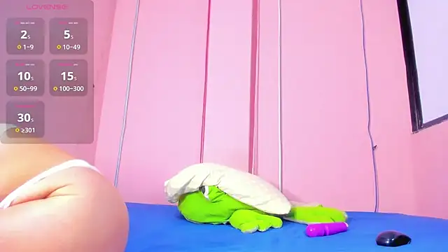 Snapshot of grandmother_milf chatting on December 20, 3:14 am grandmother milf online show from December 20, 3:14 am