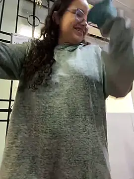 Snapshot of CurlyGirl_1 chatting on February 13, 5:33 pm CurlyGirl 1 online show from February 13, 5:33 pm